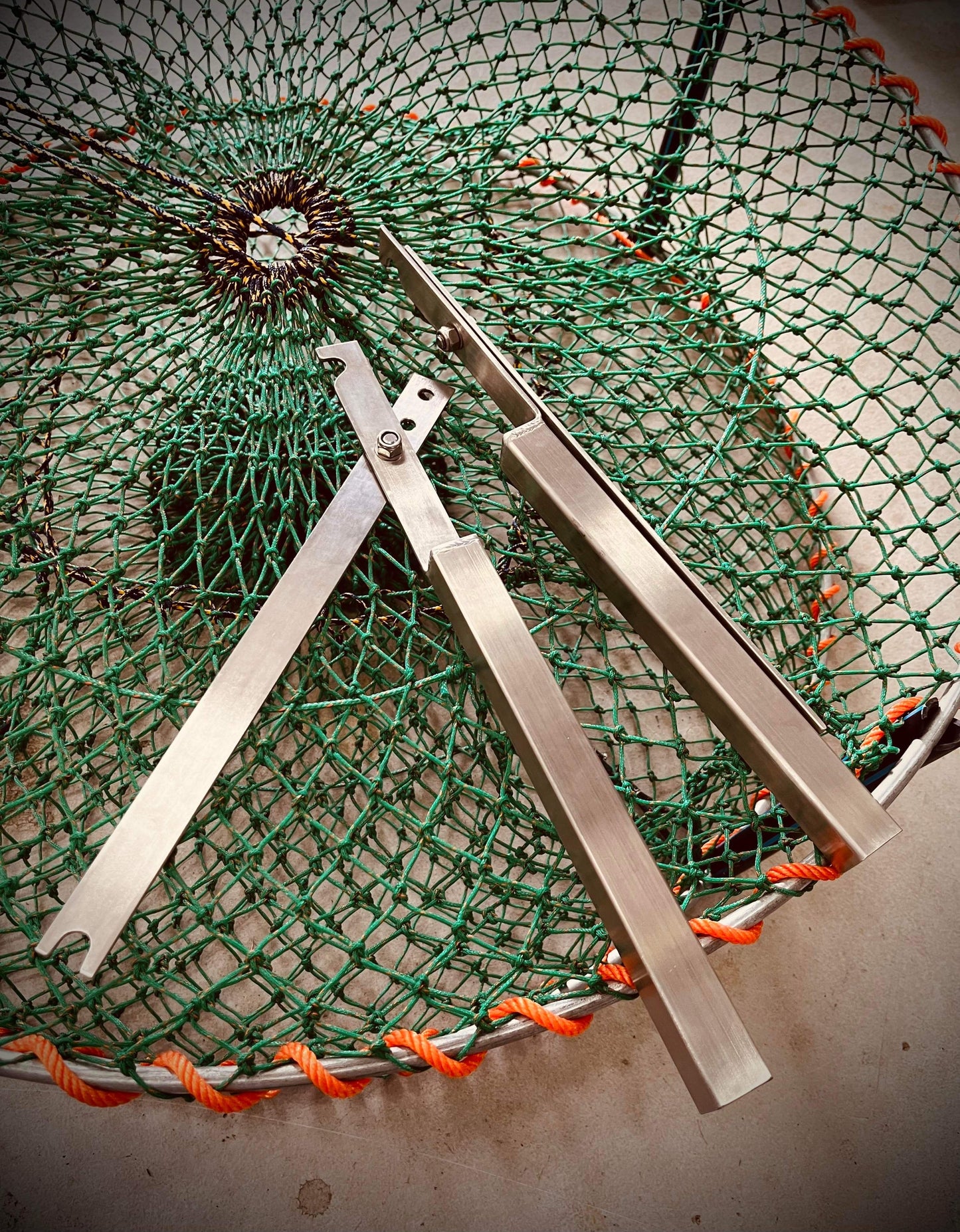 Stainless steel crab pot spreader